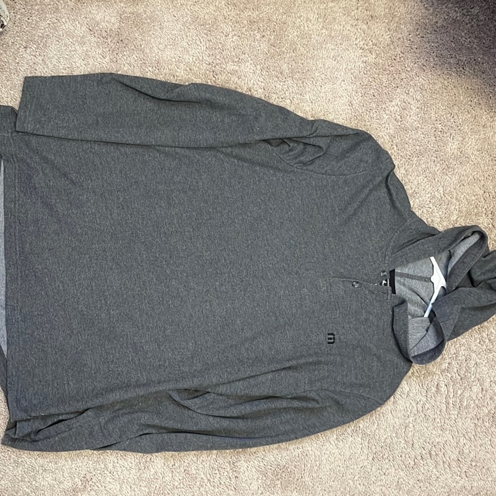 Travis Matthew 2 button long sleeve with hood